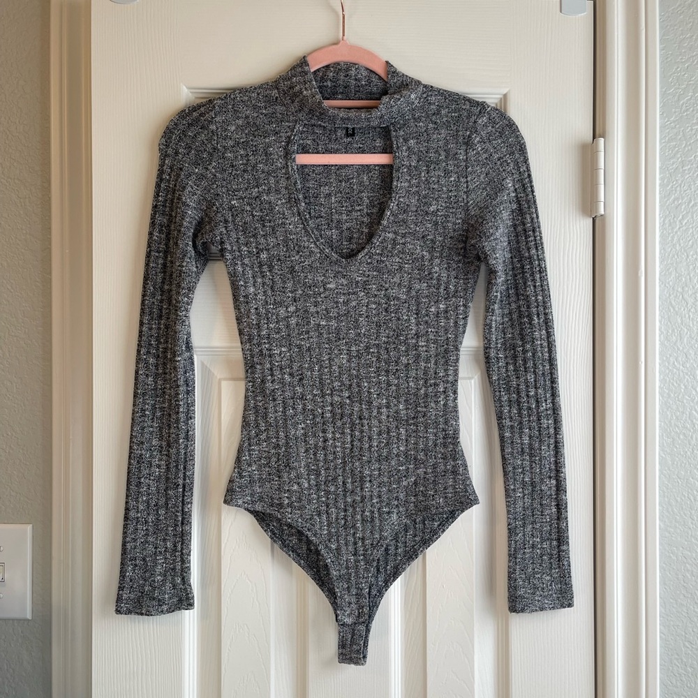 Grey Keyhole Long Sleeve Bodysuit. Size Small.